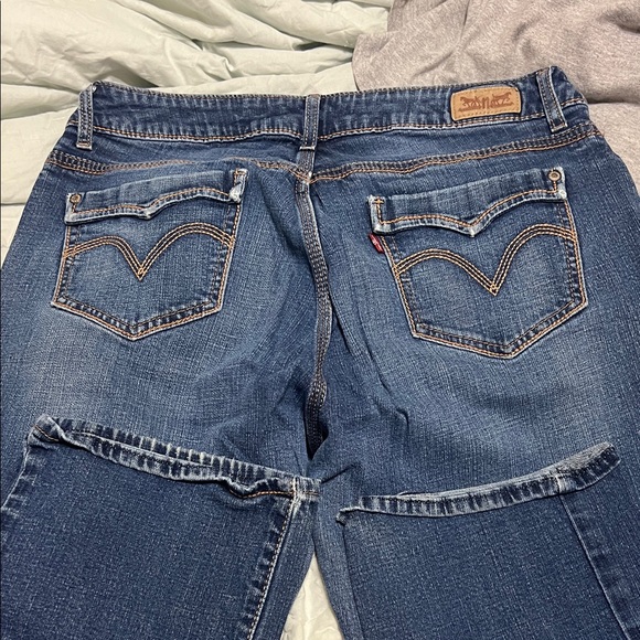 Levi's Women's Straight Leg Blue Denim Jeans - Picture 3 of 3